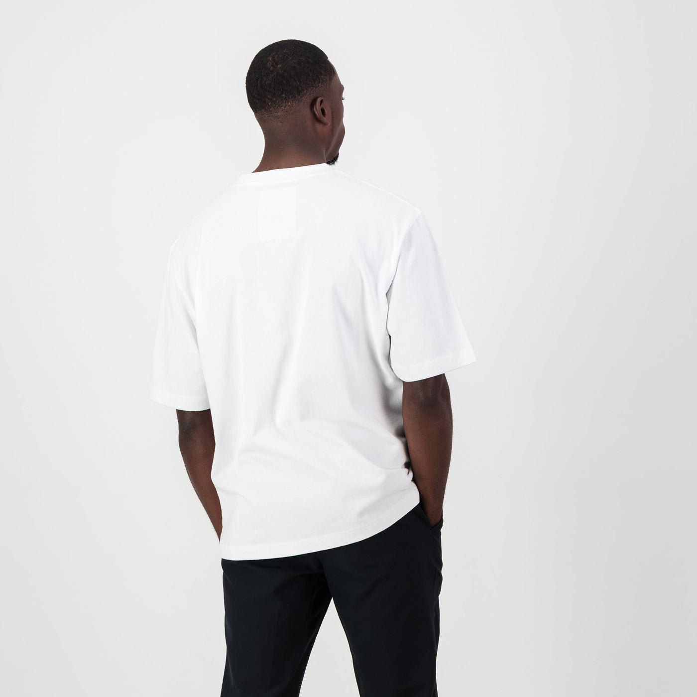 Kaizer Chiefs Pop Art Badge White Boxy Tee: Soft Cotton Oversized Fan Shirt