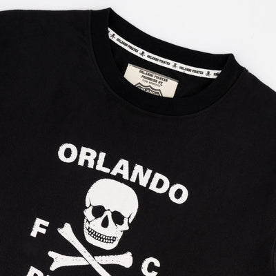 Soft Cotton Orlando Pirates Graphic Tee: Distressed Skull and Crossbones Crewneck Shirt