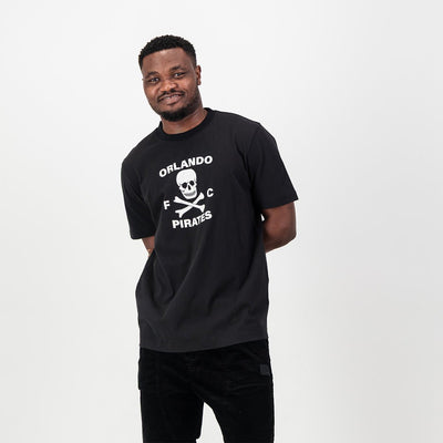 Soft Cotton Orlando Pirates Graphic Tee: Distressed Skull and Crossbones Crewneck Shirt