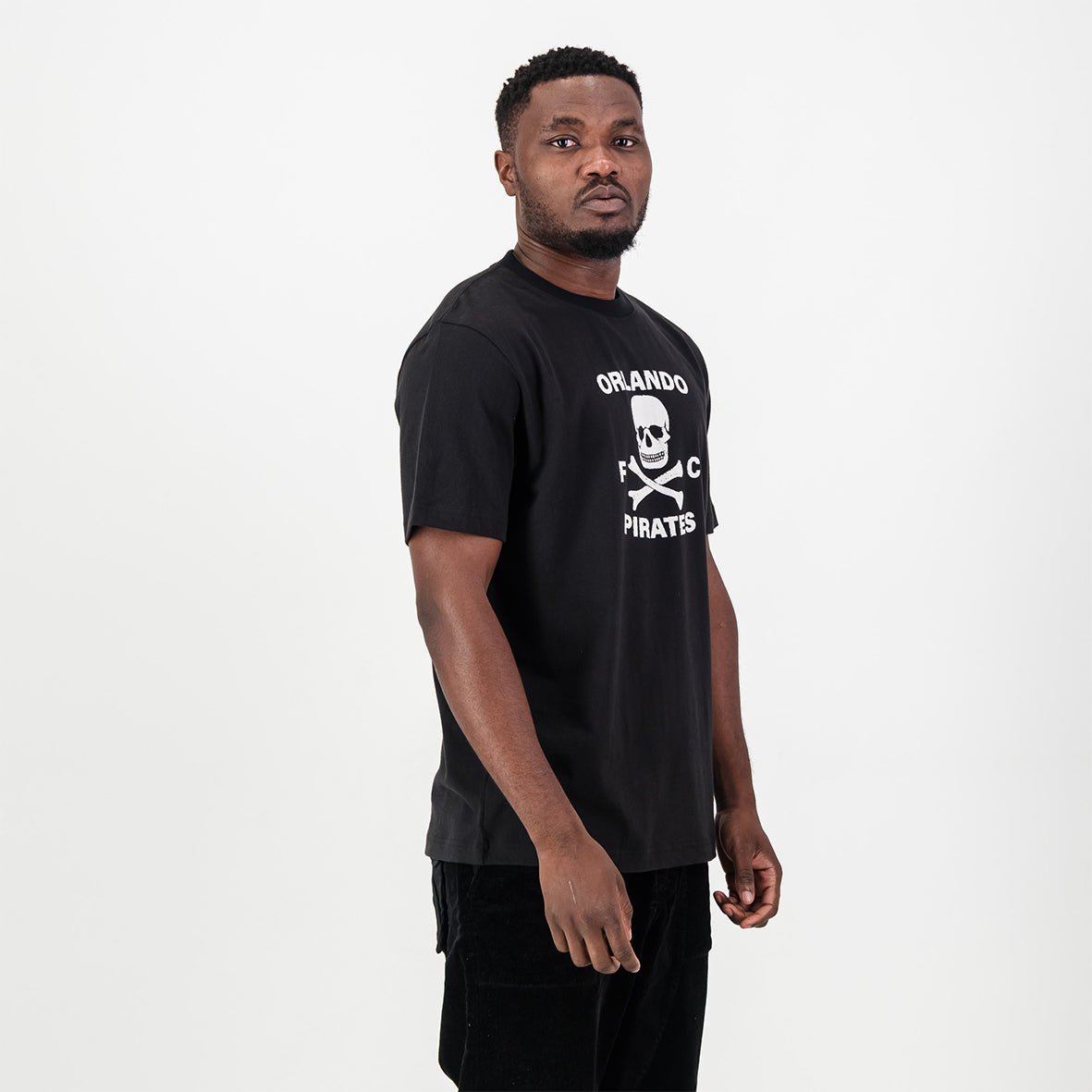 Soft Cotton Orlando Pirates Graphic Tee: Distressed Skull and Crossbones Crewneck Shirt